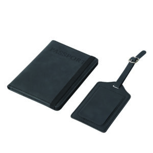 portapassaporto e etichetta valigia